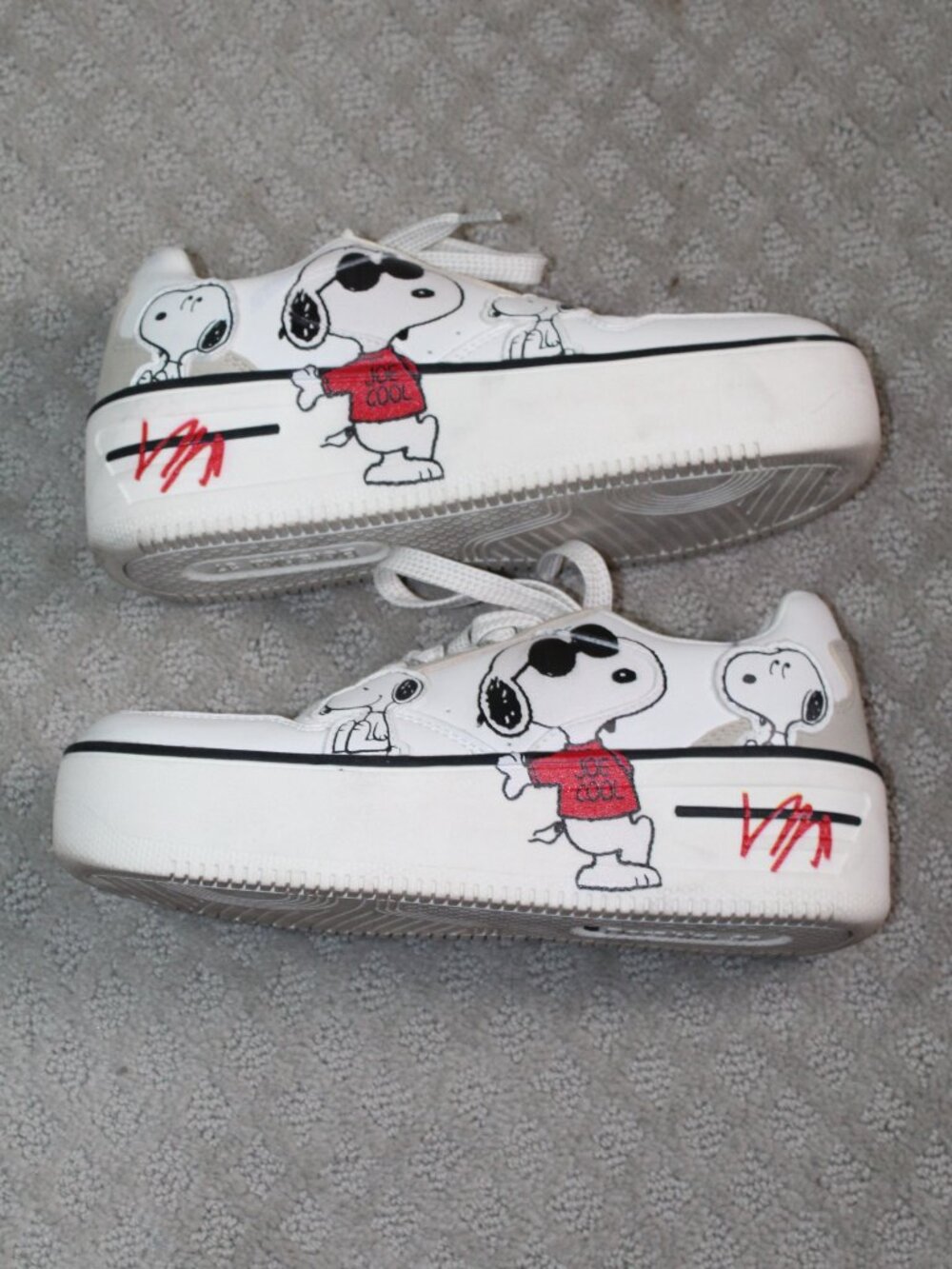 Bershka Women's Size 37 / 6.5 Snoopy Joe Cool Lace Up Sneakers
